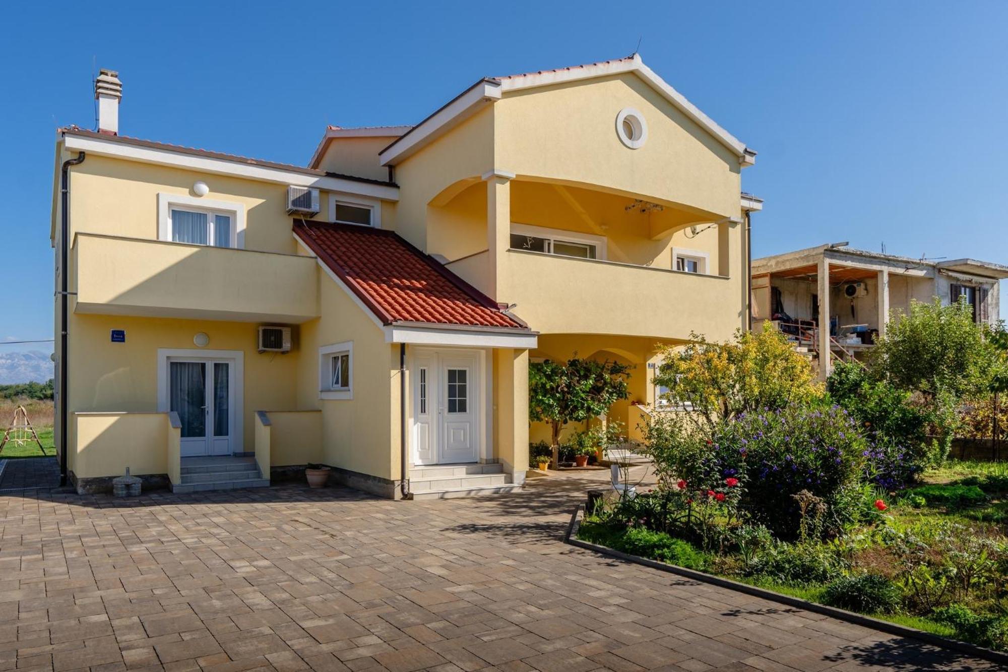 Apartment Krslovic *